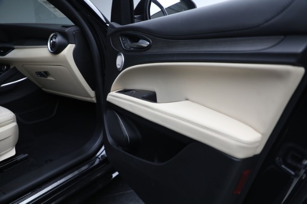 New 2023 Alfa Romeo Stelvio Ti Lusso for sale $59,275 at Rolls-Royce Motor Cars Greenwich in Greenwich CT 06830 22