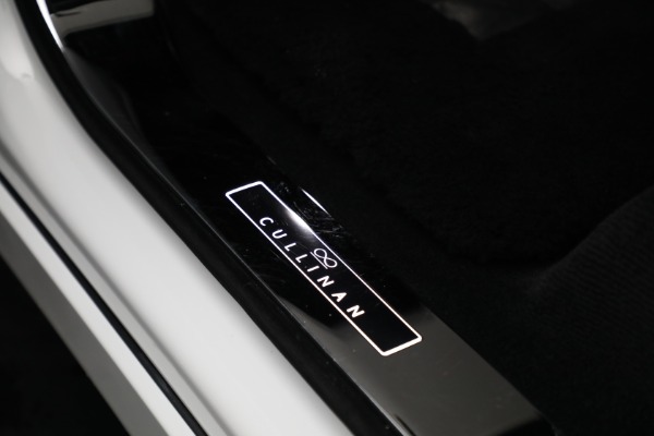 Used 2022 Rolls-Royce Black Badge Cullinan for sale Sold at Rolls-Royce Motor Cars Greenwich in Greenwich CT 06830 19