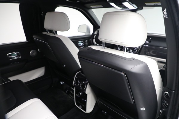 Used 2022 Rolls-Royce Black Badge Cullinan for sale $399,900 at Rolls-Royce Motor Cars Greenwich in Greenwich CT 06830 25