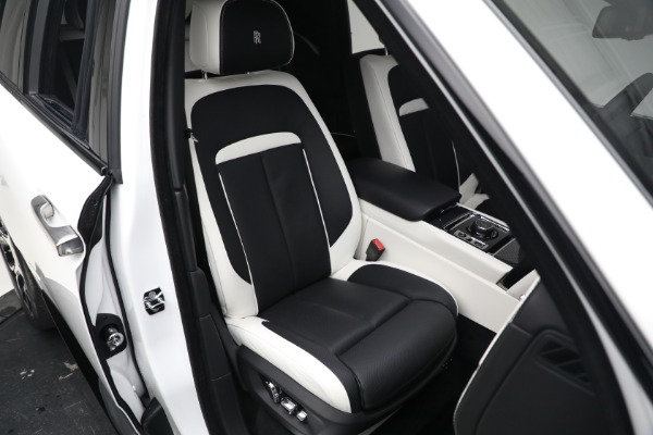 Used 2022 Rolls-Royce Black Badge Cullinan for sale $399,900 at Rolls-Royce Motor Cars Greenwich in Greenwich CT 06830 28