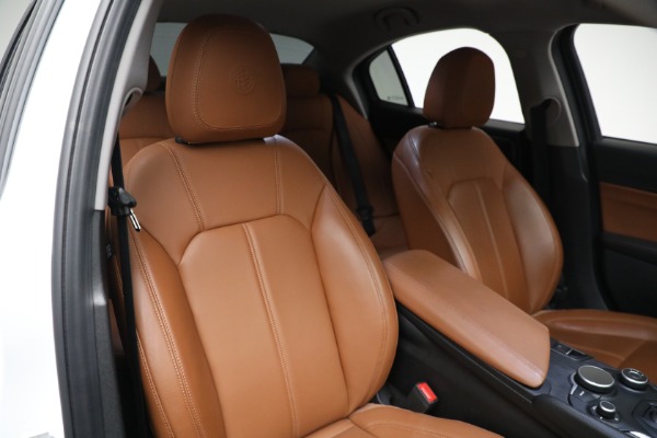 Used 2019 Alfa Romeo Giulia for sale $27,900 at Rolls-Royce Motor Cars Greenwich in Greenwich CT 06830 20