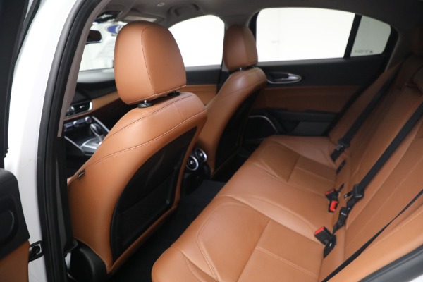 Used 2019 Alfa Romeo Giulia for sale $27,900 at Rolls-Royce Motor Cars Greenwich in Greenwich CT 06830 23
