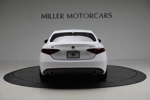 Used 2019 Alfa Romeo Giulia for sale $27,900 at Rolls-Royce Motor Cars Greenwich in Greenwich CT 06830 6