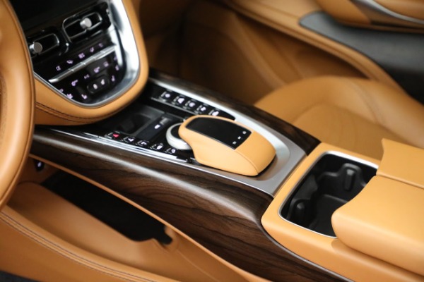 Used 2022 Aston Martin DBX for sale $169,900 at Rolls-Royce Motor Cars Greenwich in Greenwich CT 06830 17