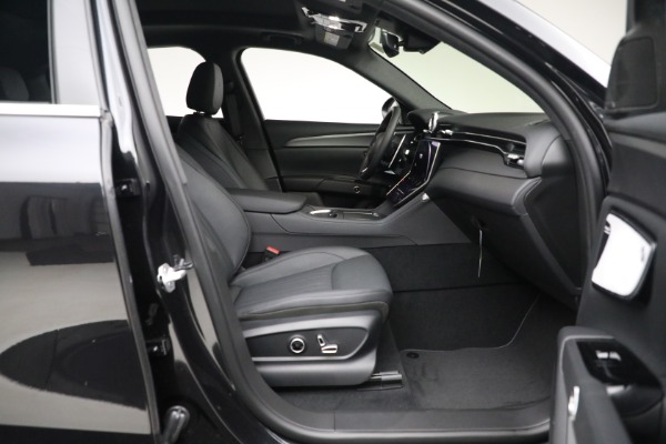 New 2023 Maserati Grecale GT for sale $70,347 at Rolls-Royce Motor Cars Greenwich in Greenwich CT 06830 17
