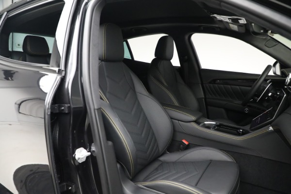 New 2023 Maserati Grecale Modena for sale $86,457 at Rolls-Royce Motor Cars Greenwich in Greenwich CT 06830 17