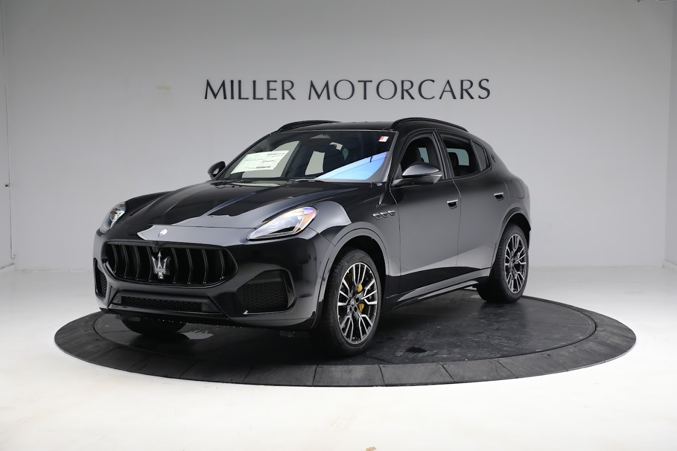 New 2023 Maserati Grecale Modena for sale $86,457 at Rolls-Royce Motor Cars Greenwich in Greenwich CT 06830 1