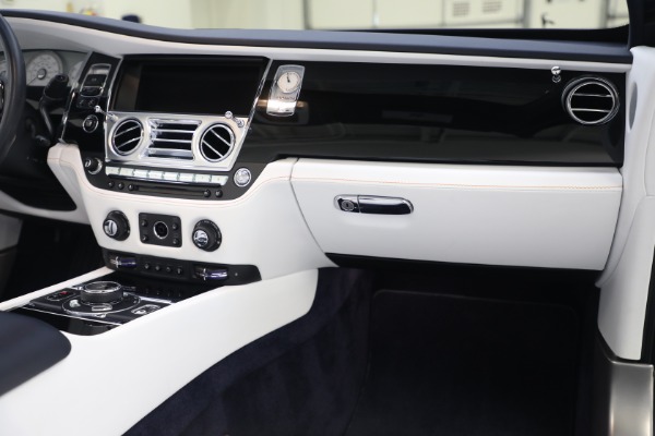 Used 2019 Rolls-Royce Dawn for sale $329,900 at Rolls-Royce Motor Cars Greenwich in Greenwich CT 06830 27