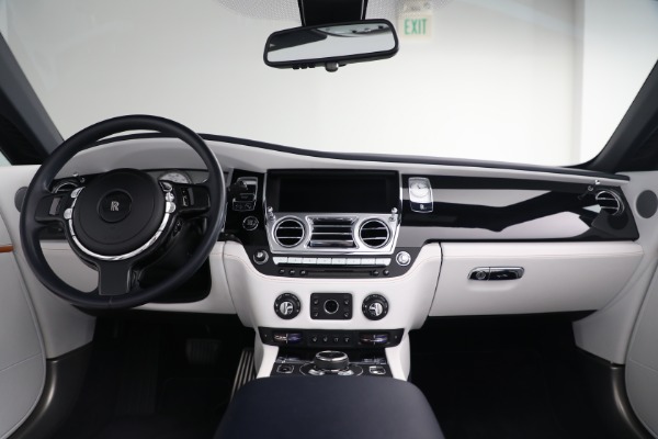 Used 2019 Rolls-Royce Dawn for sale $329,900 at Rolls-Royce Motor Cars Greenwich in Greenwich CT 06830 4