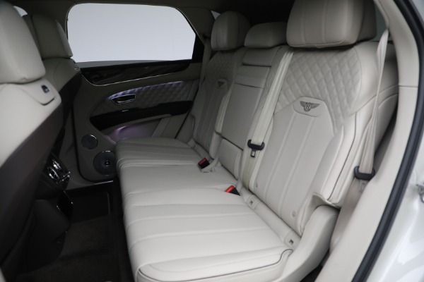 Used 2022 Bentley Bentayga V8 for sale $205,900 at Rolls-Royce Motor Cars Greenwich in Greenwich CT 06830 24