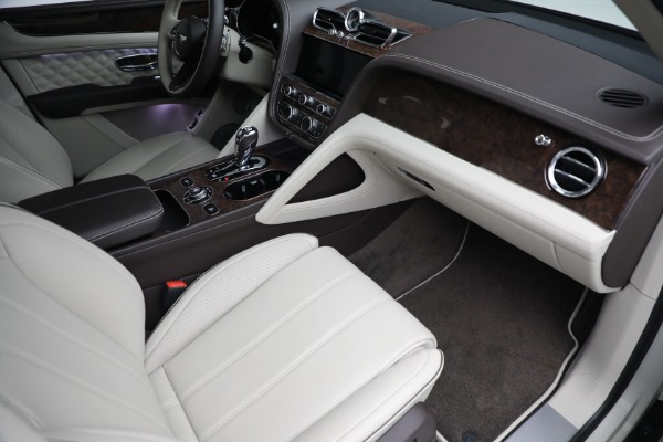 Used 2022 Bentley Bentayga V8 for sale $205,900 at Rolls-Royce Motor Cars Greenwich in Greenwich CT 06830 26