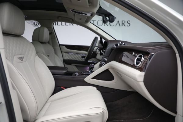 Used 2022 Bentley Bentayga V8 for sale $205,900 at Rolls-Royce Motor Cars Greenwich in Greenwich CT 06830 27