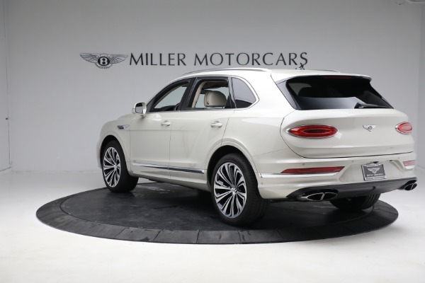 Used 2022 Bentley Bentayga V8 for sale $205,900 at Rolls-Royce Motor Cars Greenwich in Greenwich CT 06830 4