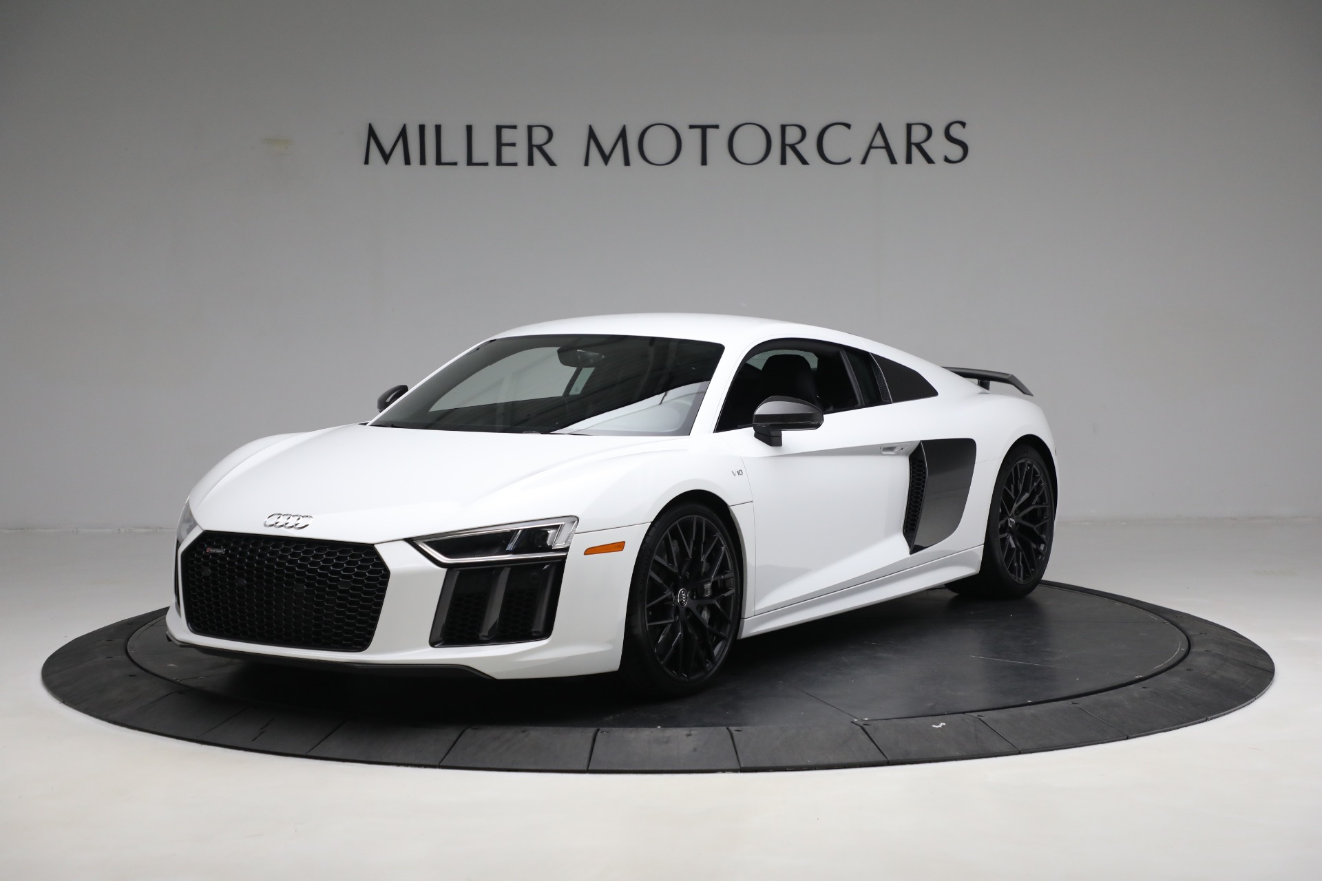 Used 2018 Audi R8 5.2 quattro V10 Plus for sale Sold at Rolls-Royce Motor Cars Greenwich in Greenwich CT 06830 1