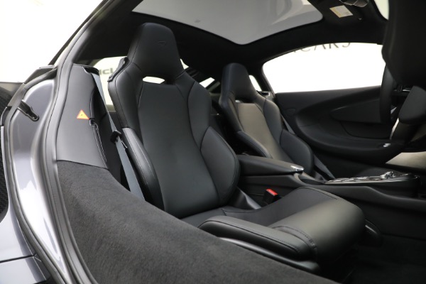 New 2023 McLaren GT for sale $216,098 at Rolls-Royce Motor Cars Greenwich in Greenwich CT 06830 24
