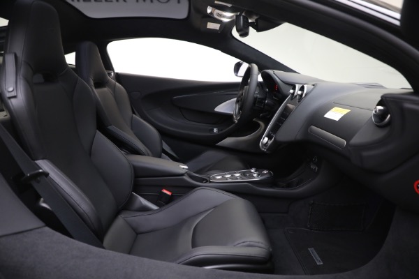 New 2023 McLaren GT for sale $216,098 at Rolls-Royce Motor Cars Greenwich in Greenwich CT 06830 25