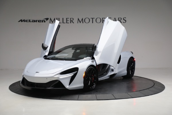 New 2023 McLaren Artura TechLux for sale Sold at Rolls-Royce Motor Cars Greenwich in Greenwich CT 06830 13