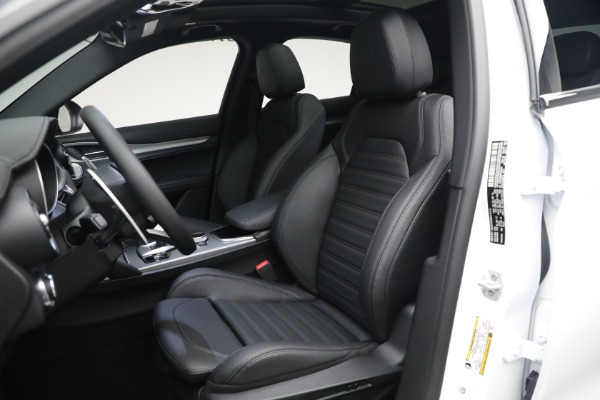 New 2023 Alfa Romeo Stelvio Veloce for sale $54,349 at Rolls-Royce Motor Cars Greenwich in Greenwich CT 06830 13