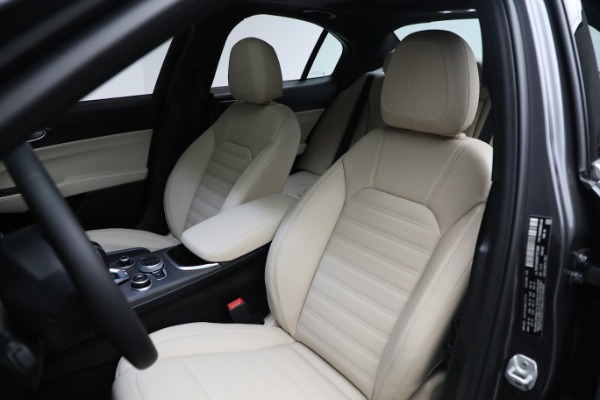 New 2023 Alfa Romeo Giulia Ti Lusso for sale $50,370 at Rolls-Royce Motor Cars Greenwich in Greenwich CT 06830 13