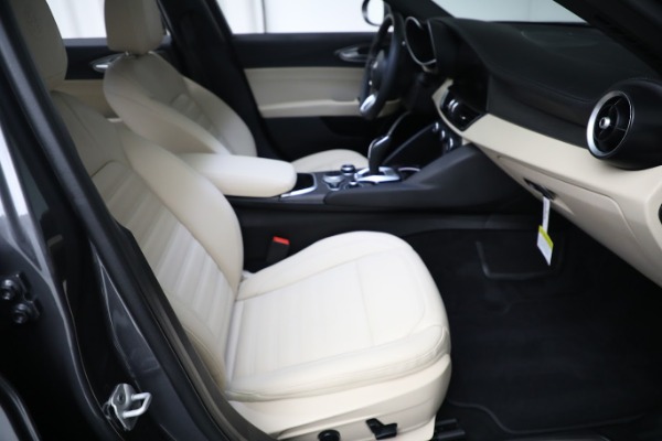New 2023 Alfa Romeo Giulia Ti Lusso for sale $50,370 at Rolls-Royce Motor Cars Greenwich in Greenwich CT 06830 14