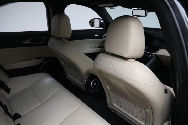 New 2023 Alfa Romeo Giulia Ti Lusso for sale $50,370 at Rolls-Royce Motor Cars Greenwich in Greenwich CT 06830 18