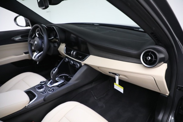 New 2023 Alfa Romeo Giulia Ti Lusso for sale $50,370 at Rolls-Royce Motor Cars Greenwich in Greenwich CT 06830 21