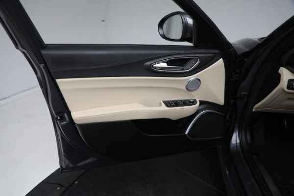 New 2023 Alfa Romeo Giulia Ti Lusso for sale $50,370 at Rolls-Royce Motor Cars Greenwich in Greenwich CT 06830 22