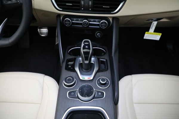 New 2023 Alfa Romeo Giulia Ti Lusso for sale $50,370 at Rolls-Royce Motor Cars Greenwich in Greenwich CT 06830 26