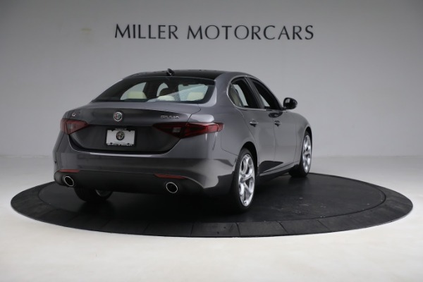 New 2023 Alfa Romeo Giulia Ti Lusso for sale $50,370 at Rolls-Royce Motor Cars Greenwich in Greenwich CT 06830 7