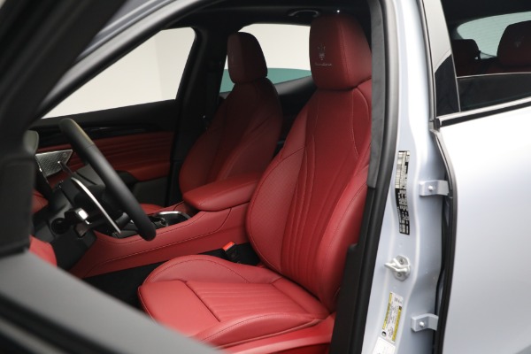 New 2023 Maserati Grecale Modena for sale $90,197 at Rolls-Royce Motor Cars Greenwich in Greenwich CT 06830 13