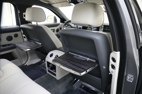 Used 2022 Rolls-Royce Ghost for sale $365,900 at Rolls-Royce Motor Cars Greenwich in Greenwich CT 06830 24