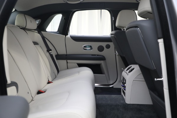 Used 2022 Rolls-Royce Ghost for sale $365,900 at Rolls-Royce Motor Cars Greenwich in Greenwich CT 06830 25