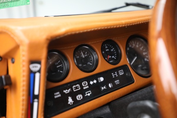 Used 1993 Land Rover Defender 110 for sale $195,900 at Rolls-Royce Motor Cars Greenwich in Greenwich CT 06830 18