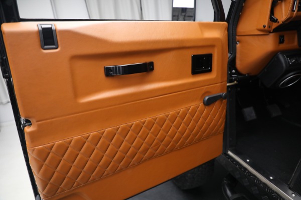 Used 1993 Land Rover Defender 110 for sale Sold at Rolls-Royce Motor Cars Greenwich in Greenwich CT 06830 19