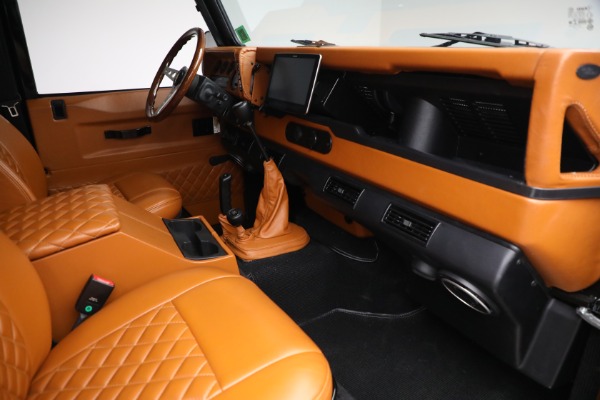 Used 1993 Land Rover Defender 110 for sale $195,900 at Rolls-Royce Motor Cars Greenwich in Greenwich CT 06830 22