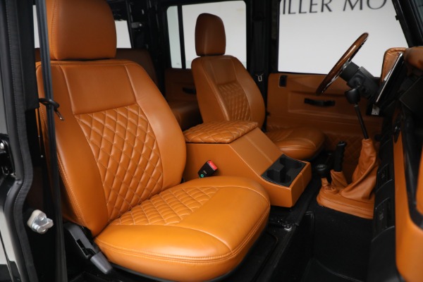 Used 1993 Land Rover Defender 110 for sale $195,900 at Rolls-Royce Motor Cars Greenwich in Greenwich CT 06830 23