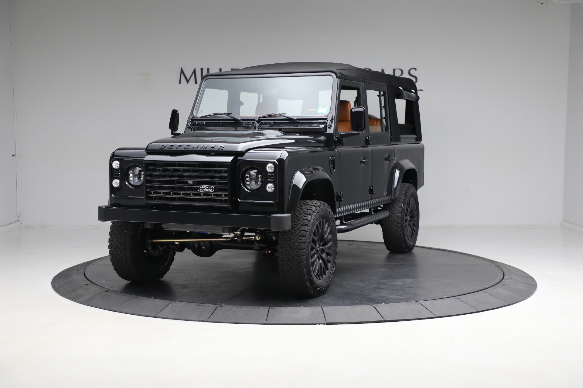 Used 1993 Land Rover Defender 110 for sale $195,900 at Rolls-Royce Motor Cars Greenwich in Greenwich CT 06830 1
