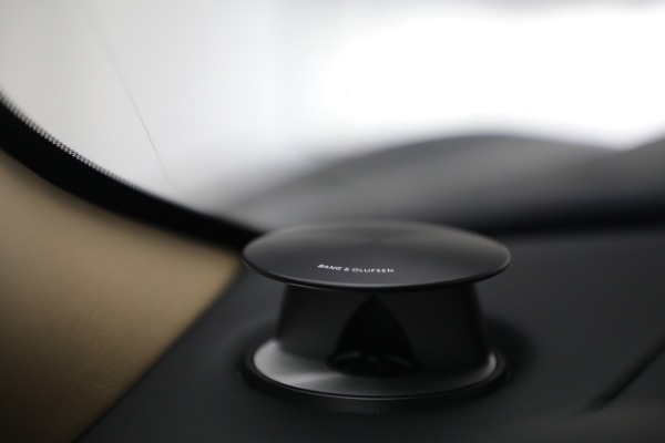 Used 2019 Aston Martin DB11 Volante for sale $139,900 at Rolls-Royce Motor Cars Greenwich in Greenwich CT 06830 24
