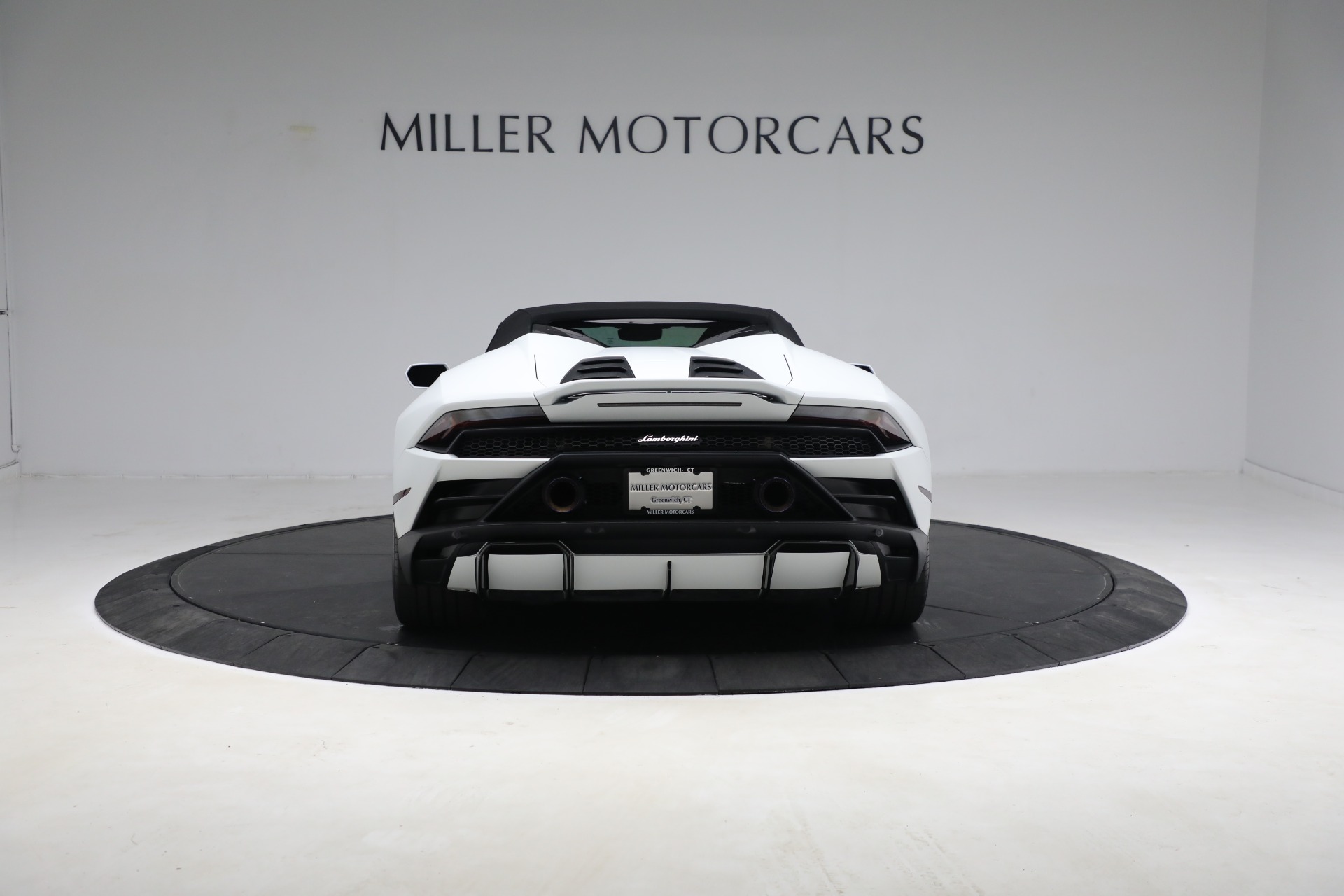 Used 2021 Lamborghini Huracan LP 610-2 EVO Spyder for sale Sold at Rolls-Royce Motor Cars Greenwich in Greenwich CT 06830 17