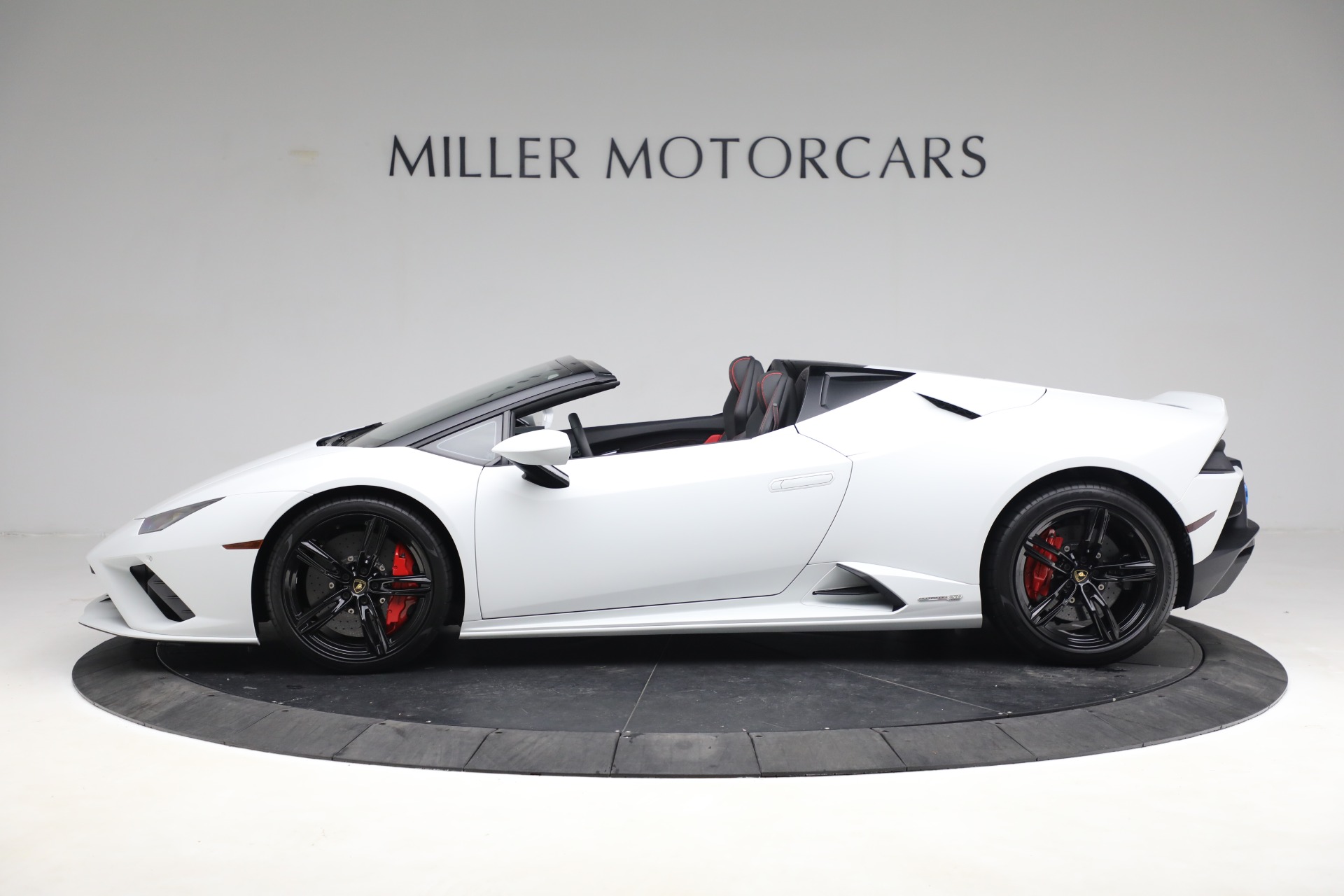 Used 2021 Lamborghini Huracan LP 610-2 EVO Spyder for sale Sold at Rolls-Royce Motor Cars Greenwich in Greenwich CT 06830 3