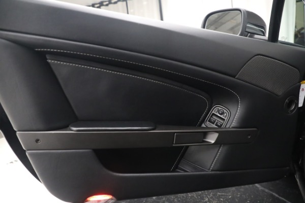 Used 2009 Aston Martin V8 Vantage Roadster for sale $59,900 at Rolls-Royce Motor Cars Greenwich in Greenwich CT 06830 22