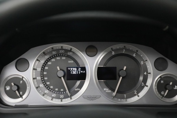 Used 2009 Aston Martin V8 Vantage Roadster for sale $59,900 at Rolls-Royce Motor Cars Greenwich in Greenwich CT 06830 24