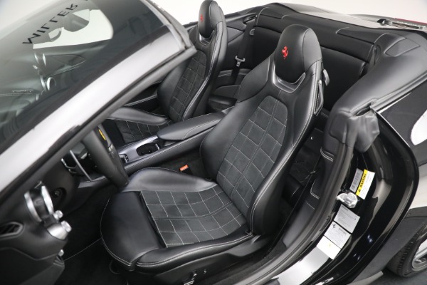 Used 2019 Ferrari Portofino for sale $239,900 at Rolls-Royce Motor Cars Greenwich in Greenwich CT 06830 21