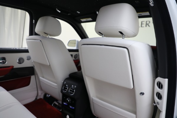 New 2023 Rolls-Royce Black Badge Cullinan for sale $481,500 at Rolls-Royce Motor Cars Greenwich in Greenwich CT 06830 26