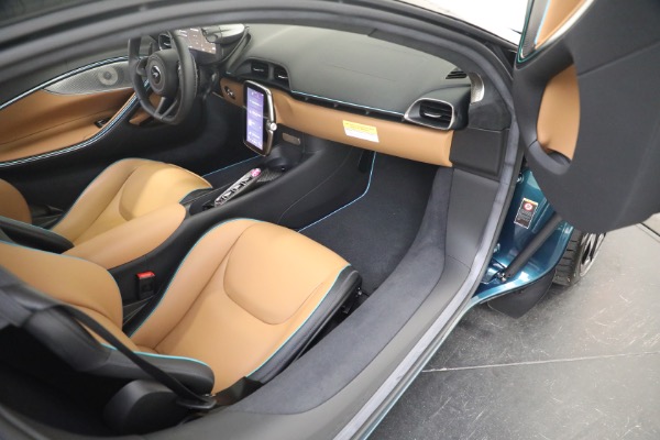 New 2023 McLaren Artura TechLux for sale $263,525 at Rolls-Royce Motor Cars Greenwich in Greenwich CT 06830 24
