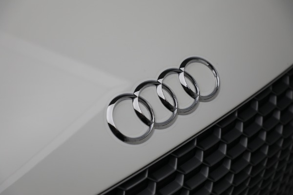 Used 2017 Audi R8 5.2 quattro V10 for sale Sold at Rolls-Royce Motor Cars Greenwich in Greenwich CT 06830 26