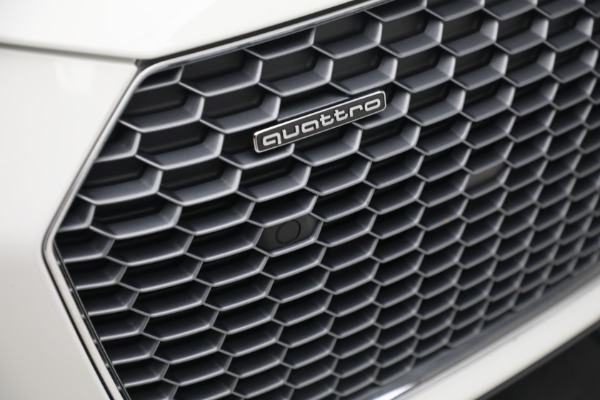 Used 2017 Audi R8 5.2 quattro V10 for sale Sold at Rolls-Royce Motor Cars Greenwich in Greenwich CT 06830 27