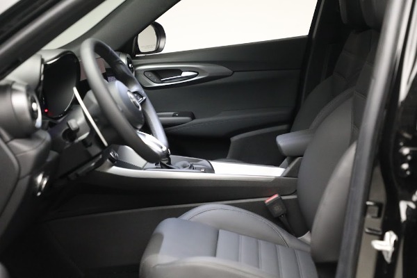 New 2024 Alfa Romeo Tonale Ti for sale $53,290 at Rolls-Royce Motor Cars Greenwich in Greenwich CT 06830 14
