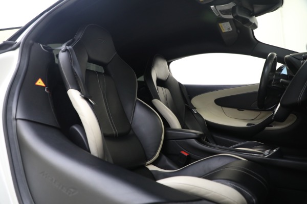 Used 2017 McLaren 570S for sale $138,900 at Rolls-Royce Motor Cars Greenwich in Greenwich CT 06830 23