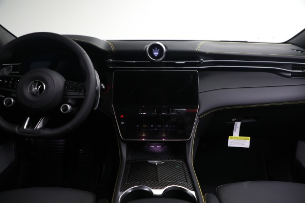 New 2023 Maserati Grecale Trofeo for sale $121,455 at Rolls-Royce Motor Cars Greenwich in Greenwich CT 06830 22